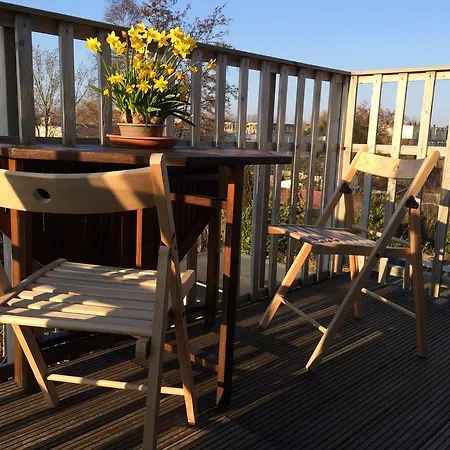 Amsterzonian Bed & Breakfast
